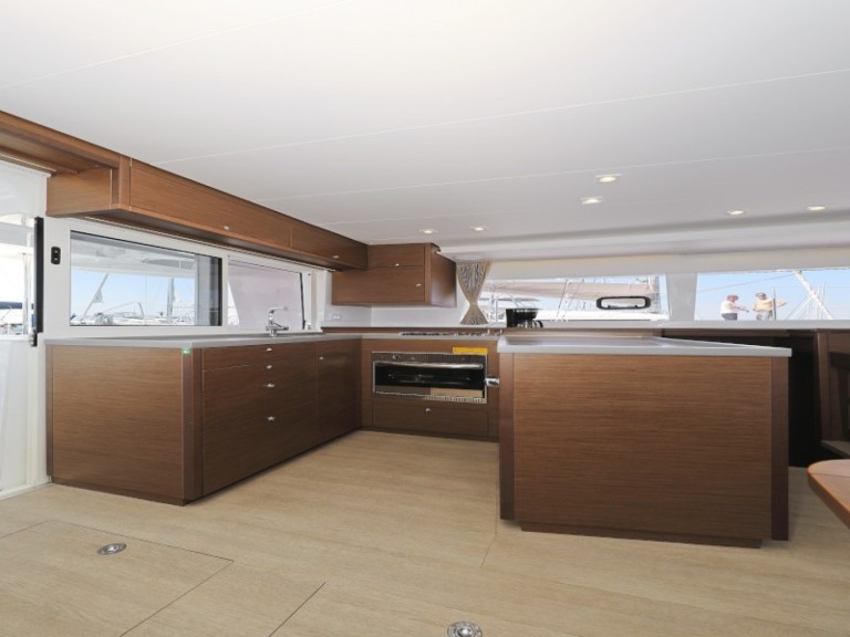 Catamaran rental in Sukošan - Lagoon Lagoon 450 F