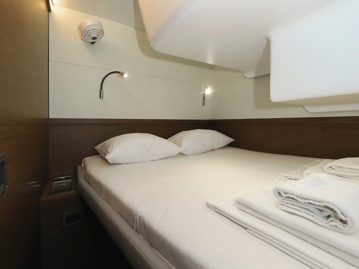 Rent a Lagoon Lagoon 50/6 cab Sukošan