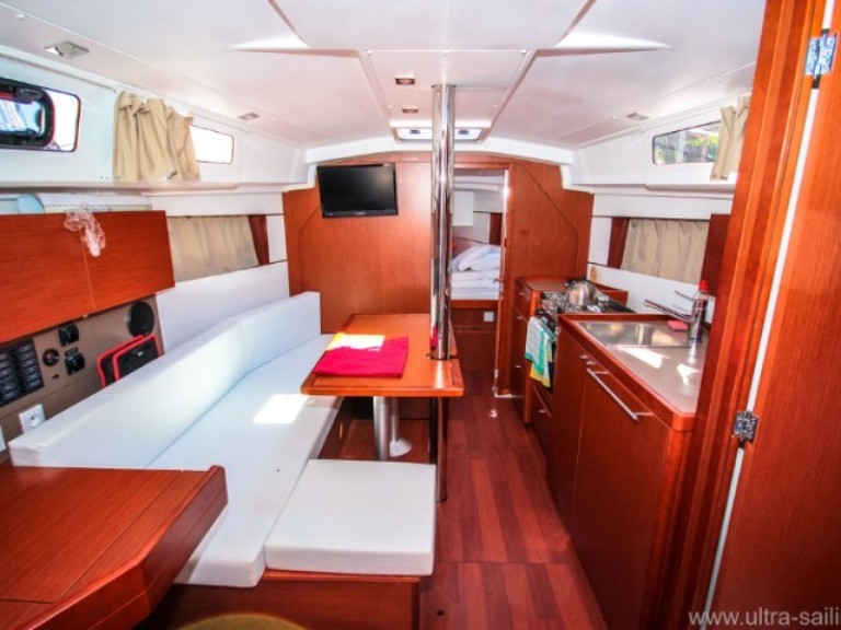 Bénéteau Oceanis 35 charter bareboat or captained in  Pomer