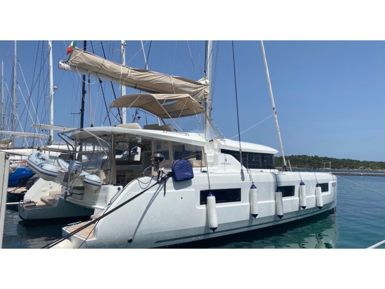 Yacht charter Cugnana Verde cheap Lagoon 46