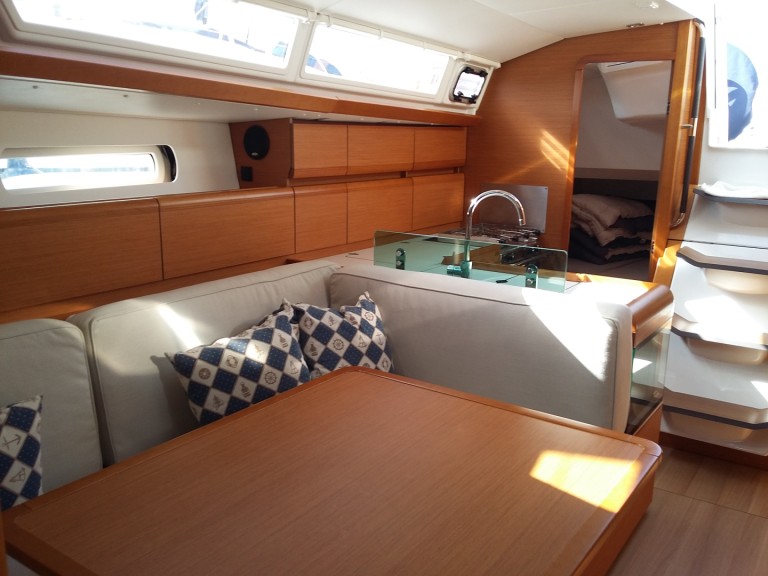 Yacht charter Palamós cheap Sun Odyssey 419