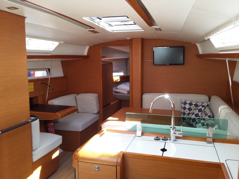 Sailboat rental in Palamós - Jeanneau Sun Odyssey 419