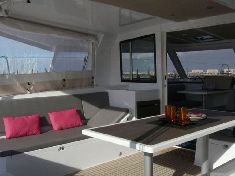Boat rental Nautitech Nautitech 40 in Bas du Fort on Samboat