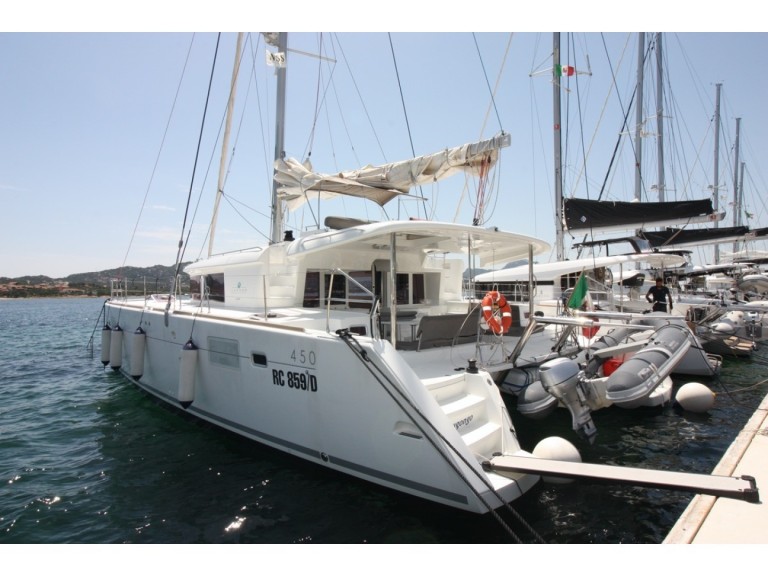 Catamaran rental with or without captain Lagoon Cugnana Verde