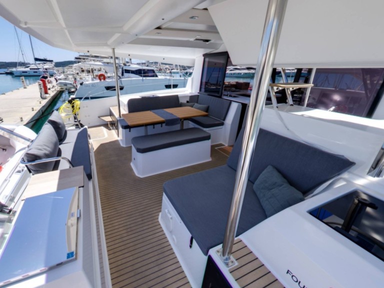Catamaran rental in Seget Donji - Fountaine Pajot Astrea 42