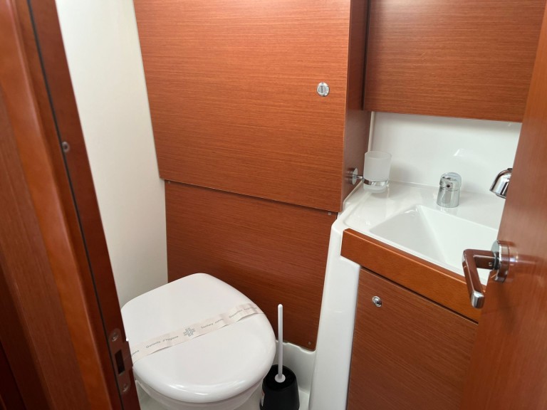 Sailboat rental with or without captain Bénéteau Split