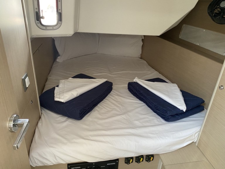 Sailboat rental in Cugnana Verde - Bénéteau Oceanis 40.1