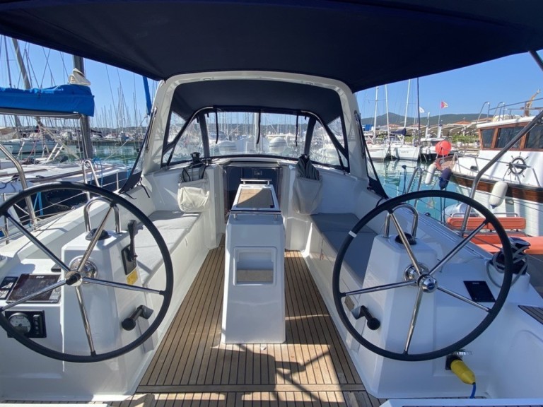 Bénéteau Oceanis 35.1 charter bareboat or captained in  Castiglioncello