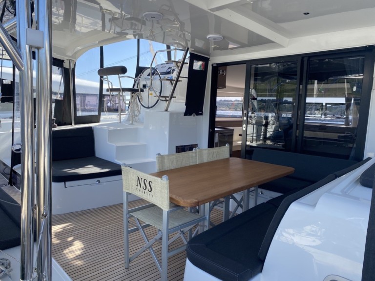 Catamaran rental in Cugnana Verde - Lagoon Lagoon 42