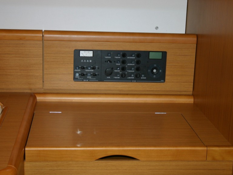 Sailboat for rent Cugnana Verde at the best price