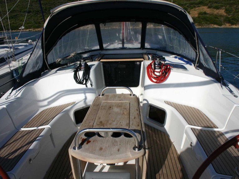 Jeanneau Sun Odyssey 44i in Cugnana Verde on SamBoat