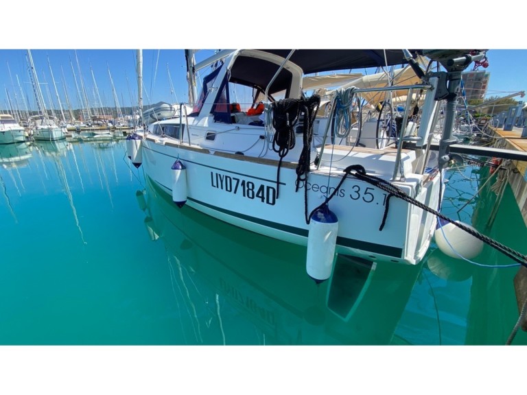 Boat rental Bénéteau Oceanis 35.1 in Castiglioncello on Samboat