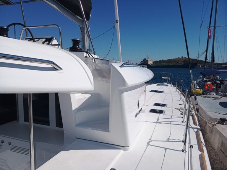 Catamaran rental with or without captain Lagoon Lávrio