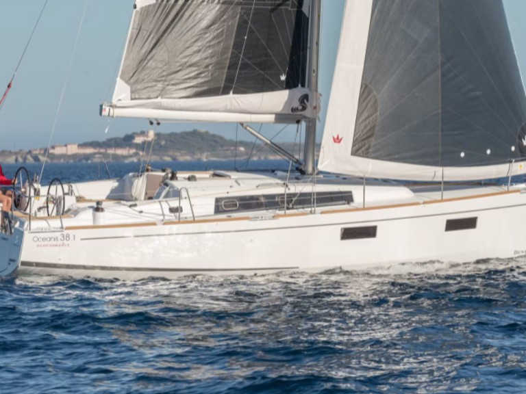 Rent a OCEANIS 38.1 DL OCEANIS 38.1 DL Arzon