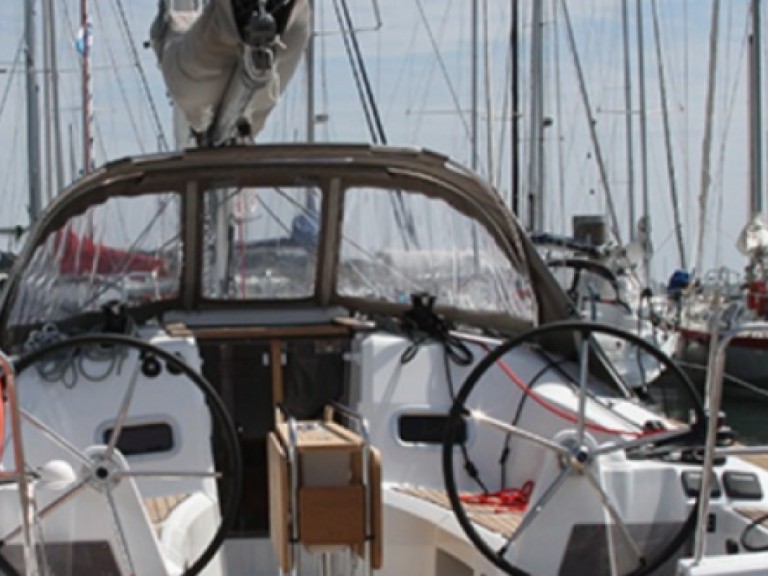 Sailboat rental in La Trinité-sur-Mer - Jeanneau Sun Odyssey 349