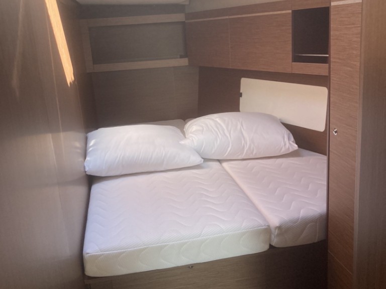 Yacht charter Alimos cheap Oceanis 46.1