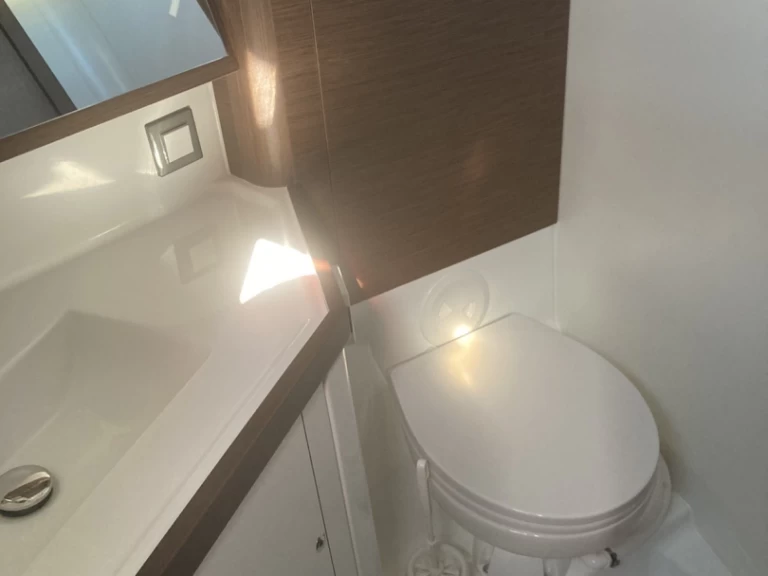 Sailboat rental in Alimos - Bénéteau Oceanis 46.1