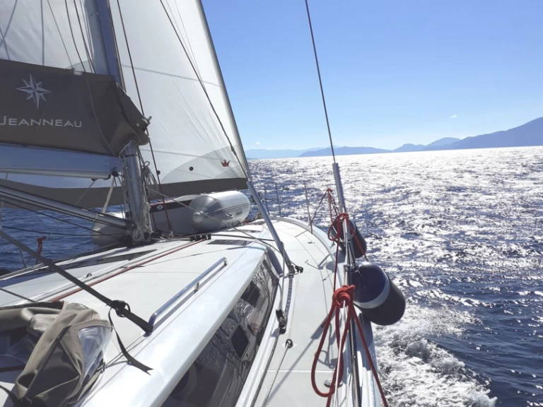 Yacht charter Lefkáda cheap Sun Odyssey 490