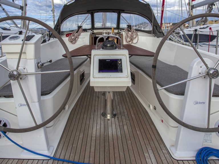 Rent a Bavaria Cruiser 41 Zadar