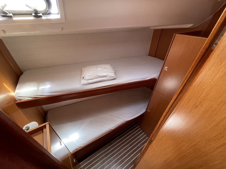 Bareboat Rental Sailboat Bavaria with a boat licence