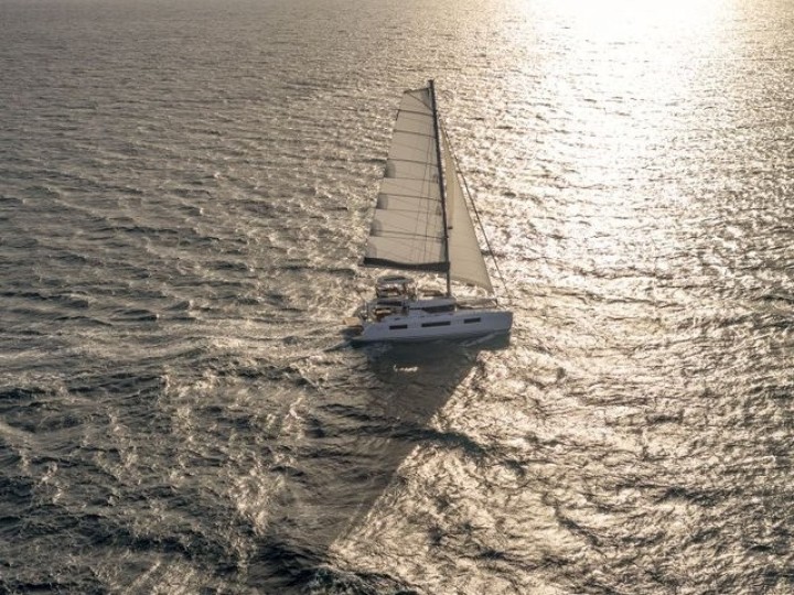 Boat rental Lagoon Lagoon 51 in Alimos on Samboat