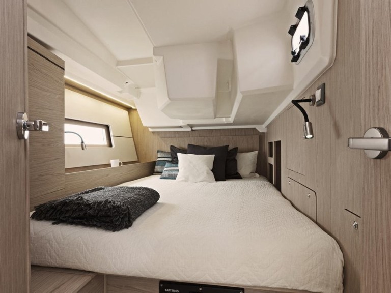 Boat rental Bénéteau Oceanis 46.1 in Alimos on Samboat