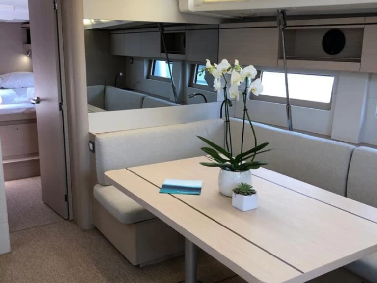 Sailboat rental with or without captain Bénéteau Alimos