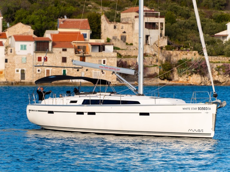 Bareboat Rental Sailboat Bavaria with a boat licence