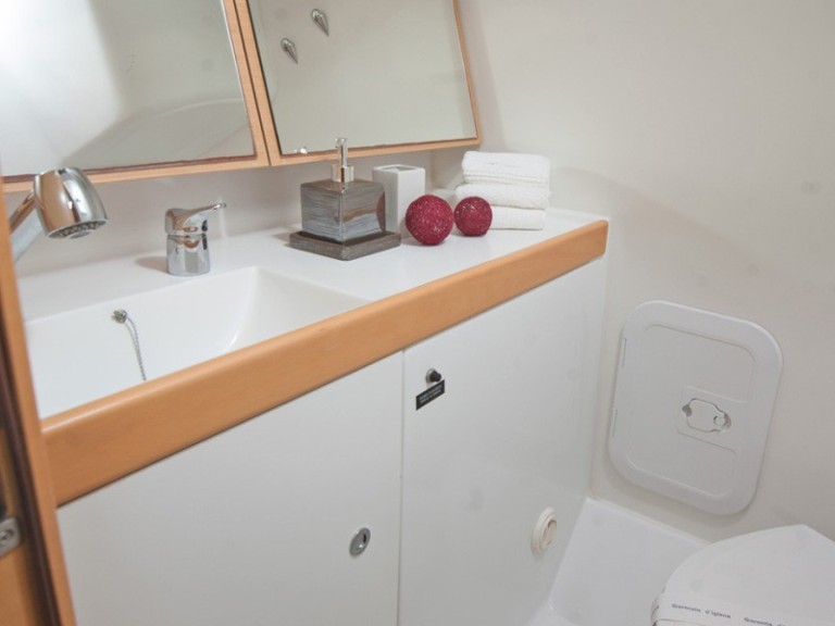 Sailboat for rent Pula at the best price