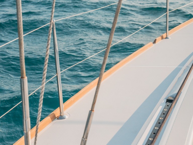 Sailboat for rent Lefkáda at the best price