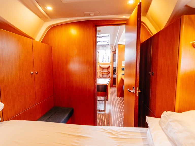 Yacht charter Betina cheap Cruiser 37