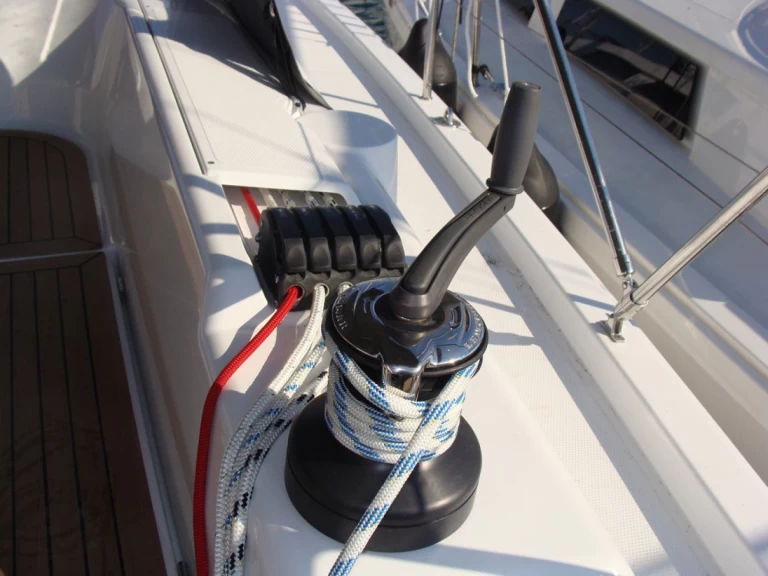 Sailboat for rent Alimos at the best price