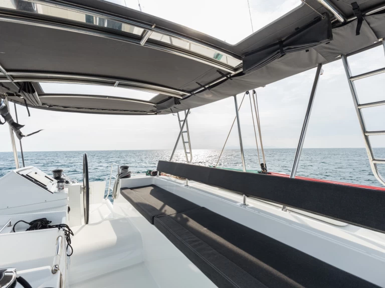 Catamaran rental in Alimos - Lagoon Lagoon 450 F