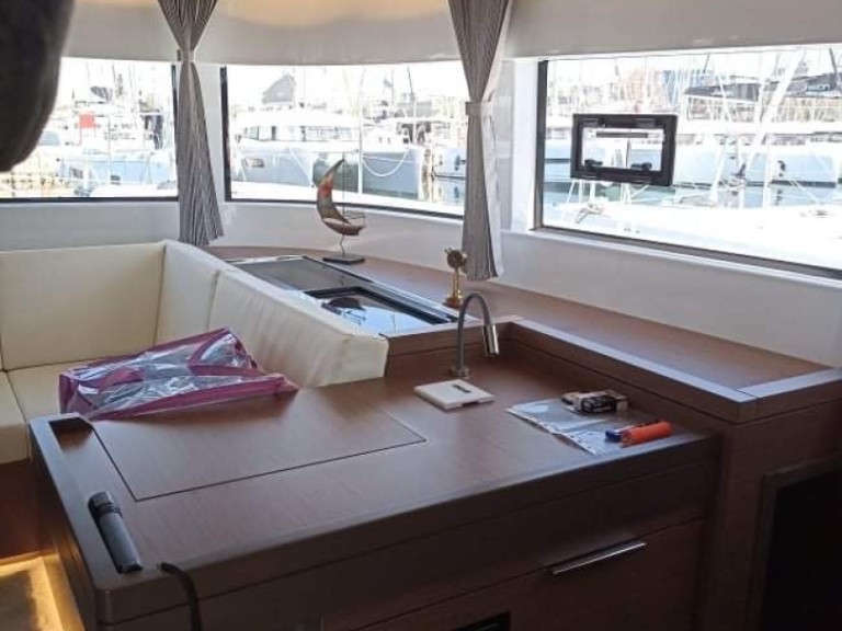 Boat rental Lagoon Lagoon 50 in Alimos on Samboat