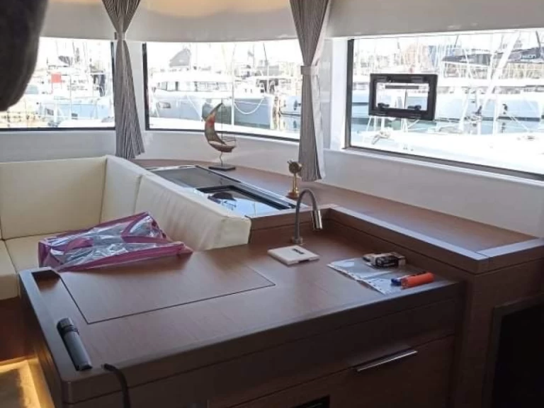 Boat rental Lagoon Lagoon 50 in Alimos on Samboat