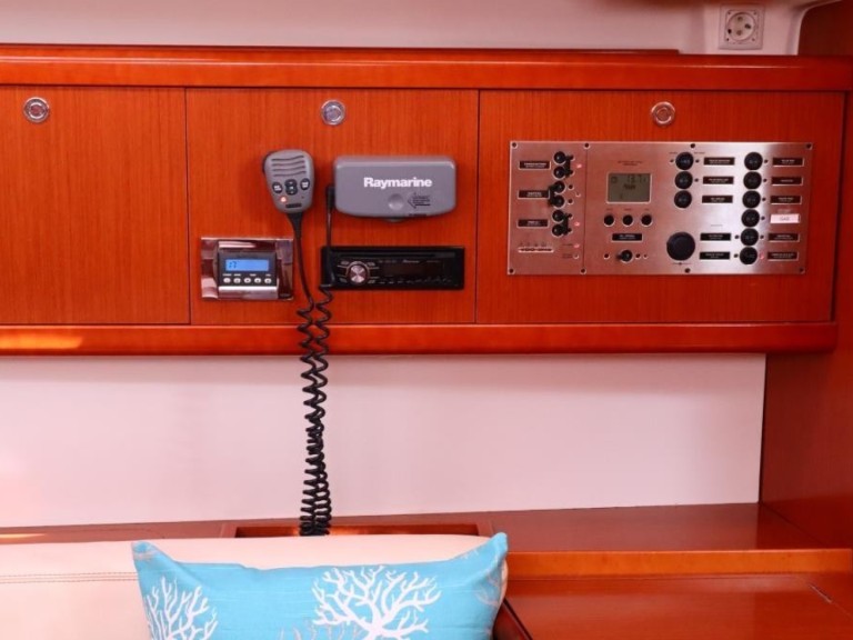 Sailboat rental with or without captain Bénéteau Alimos