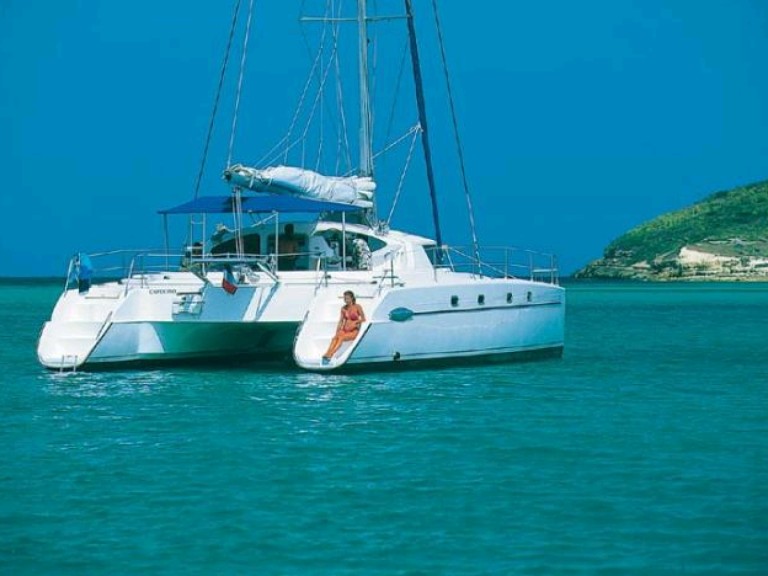 Rent a Fountaine Pajot Belize 43 Lefkáda