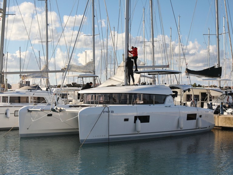 Catamaran rental with or without captain Lagoon Sukošan