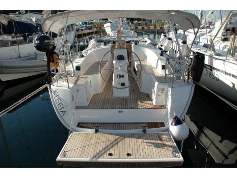 Bavaria Cruiser 33 in Olbia on SamBoat