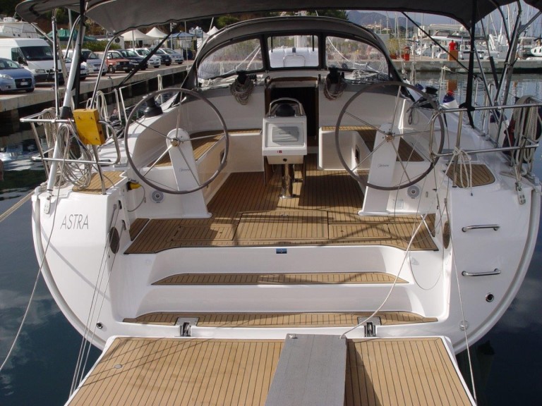 Sailboat for rent Olbia at the best price