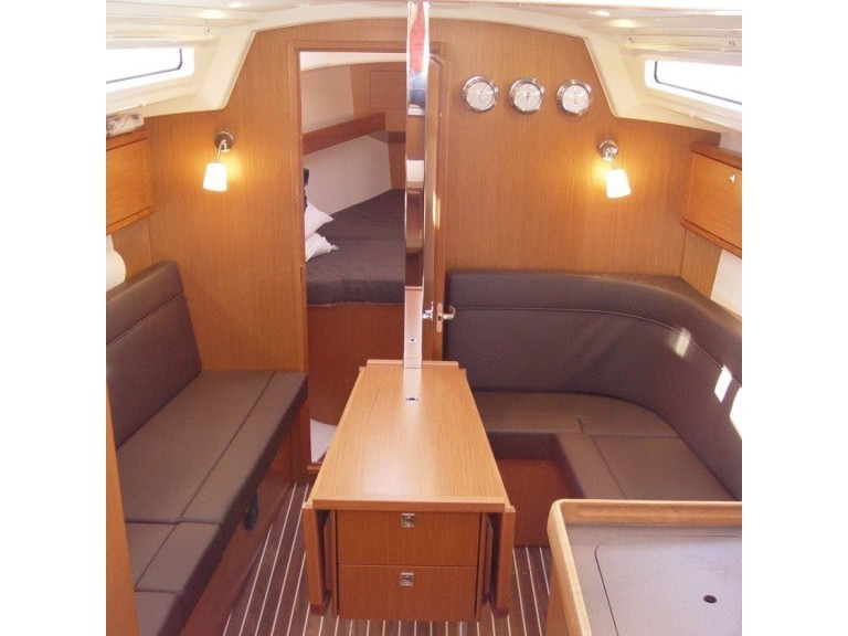 Rent a Bavaria Cruiser 34 Olbia