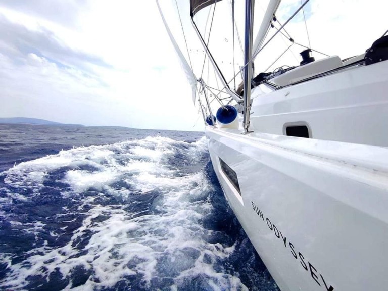 Sailboat for rent Pirovac at the best price