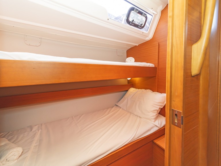 Sailboat rental in Deme of Volos - Dufour Dufour 430