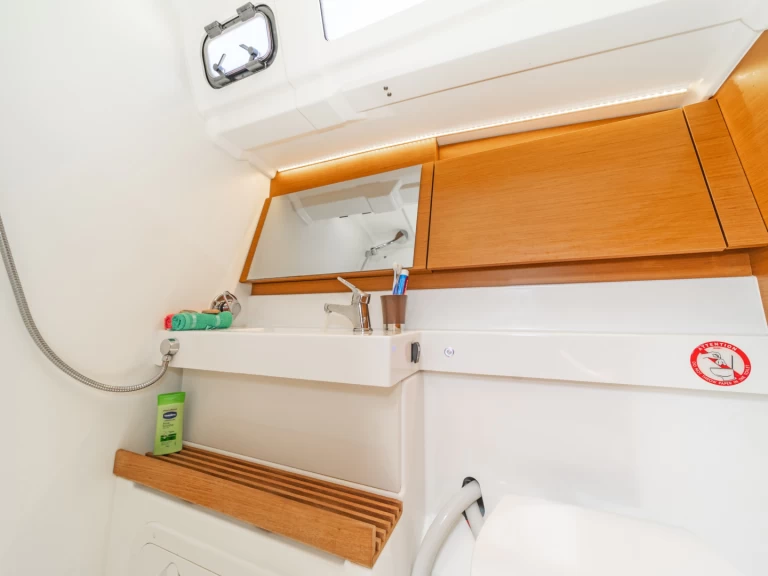 Rent a Jeanneau Sun Odyssey 490 Skiathos