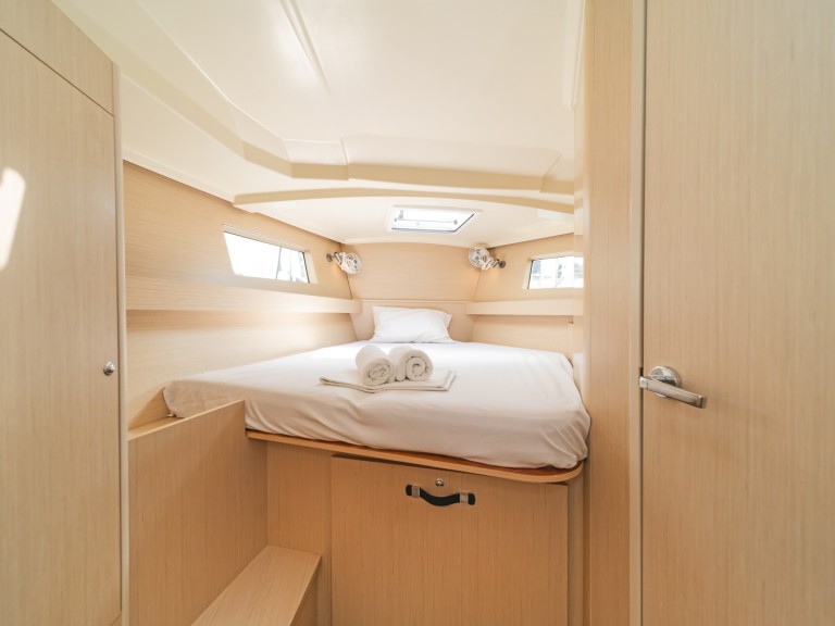 Sailboat rental with or without captain Bénéteau Alimos