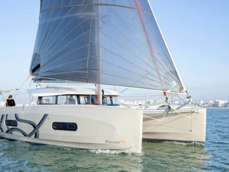 Catamaran for rent Toulon at the best price