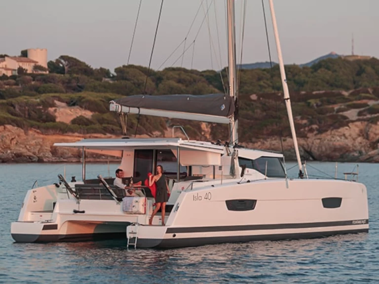 Catamaran for rent Toulon at the best price