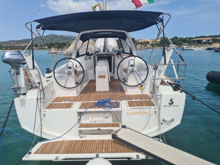 Sailboat rental in Golfo Aranci - Bénéteau Oceanis 38.1