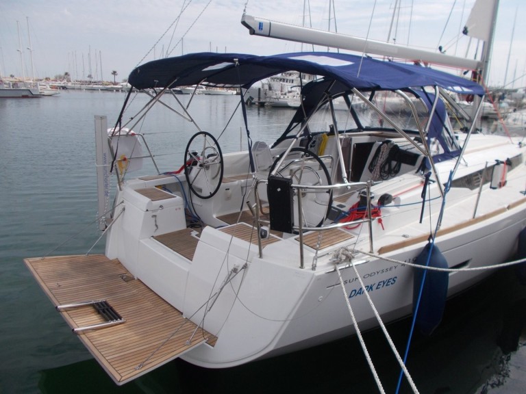 Jeanneau Sun Odyssey 419 in Golfo Aranci on SamBoat