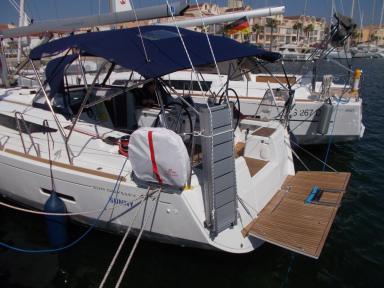 Jeanneau Sun Odyssey 419 in Palma de Mallorca on SamBoat